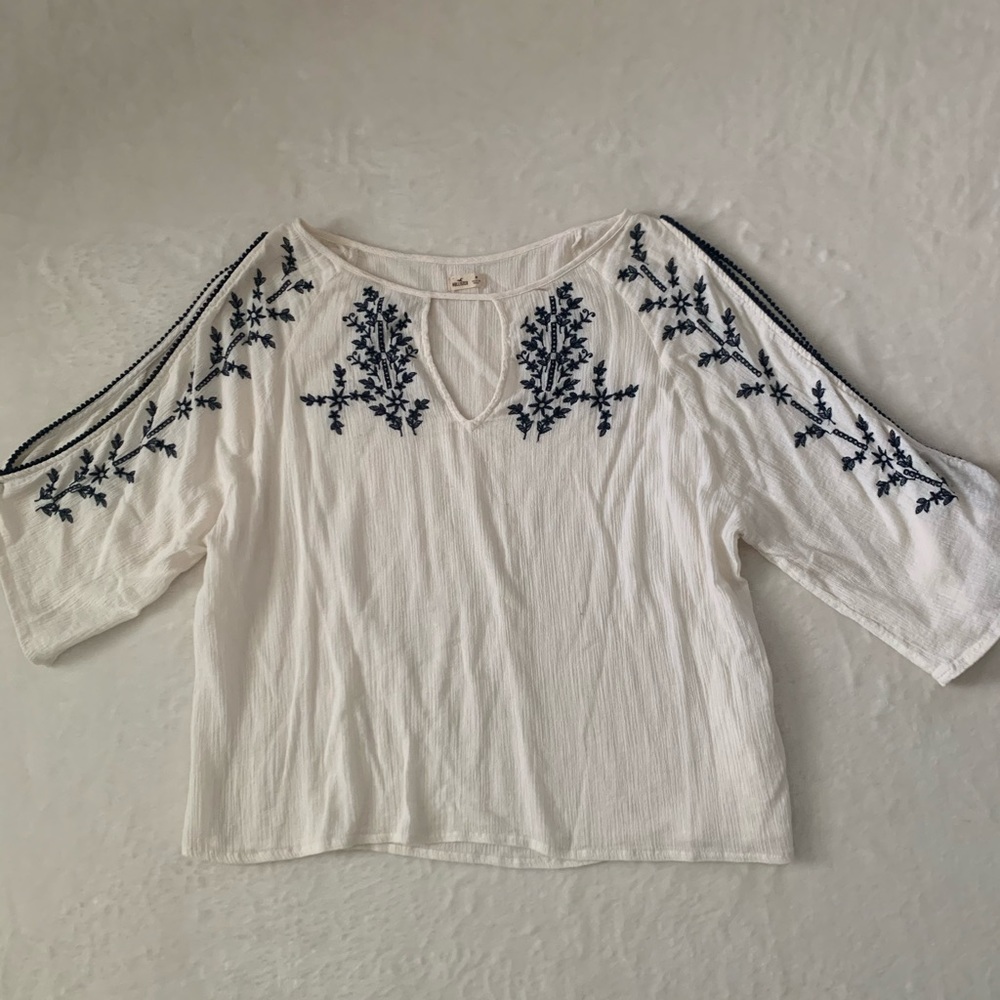 Hollister top